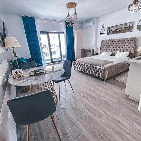 Mamaia Luxury Studio Apartment T ภายนอก รูปภาพ