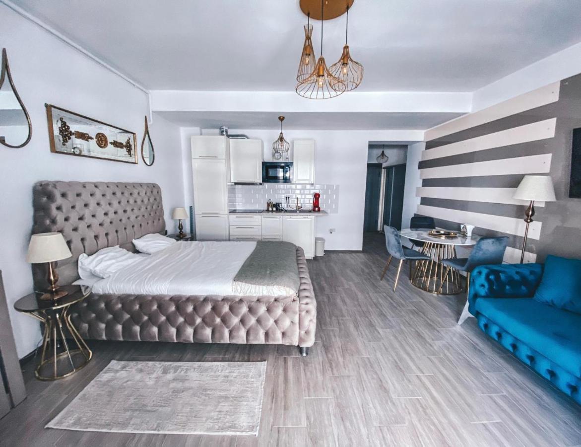 Mamaia Luxury Studio Apartment T ภายนอก รูปภาพ