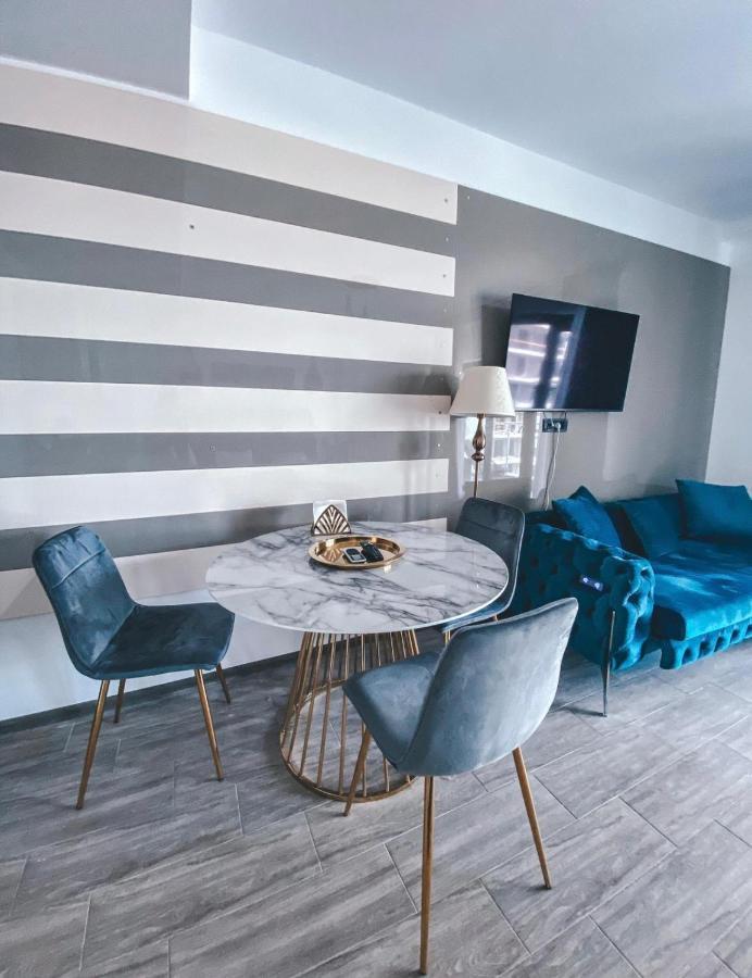 Mamaia Luxury Studio Apartment T ภายนอก รูปภาพ