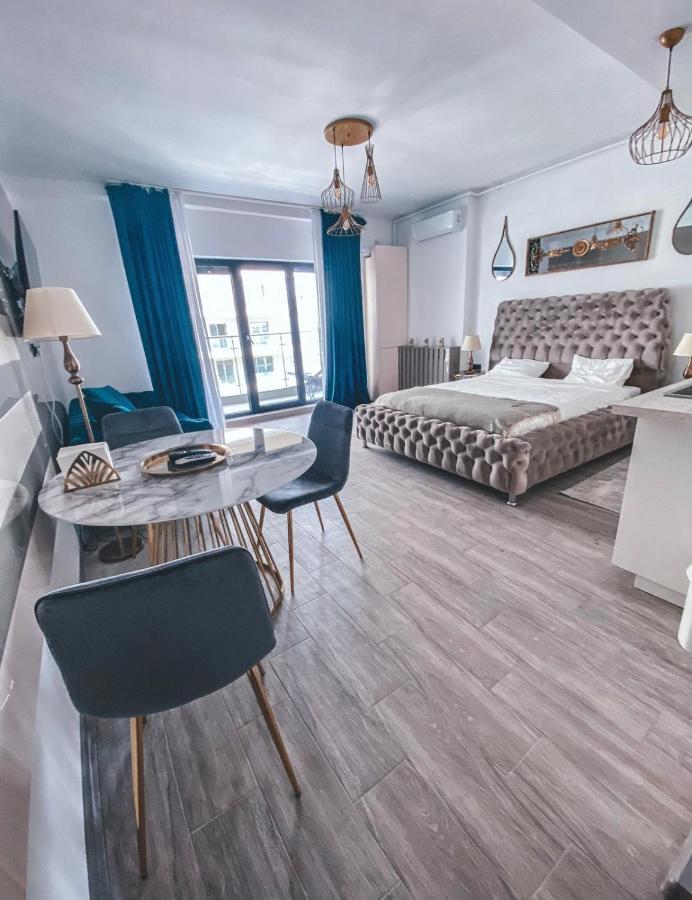 Mamaia Luxury Studio Apartment T ภายนอก รูปภาพ