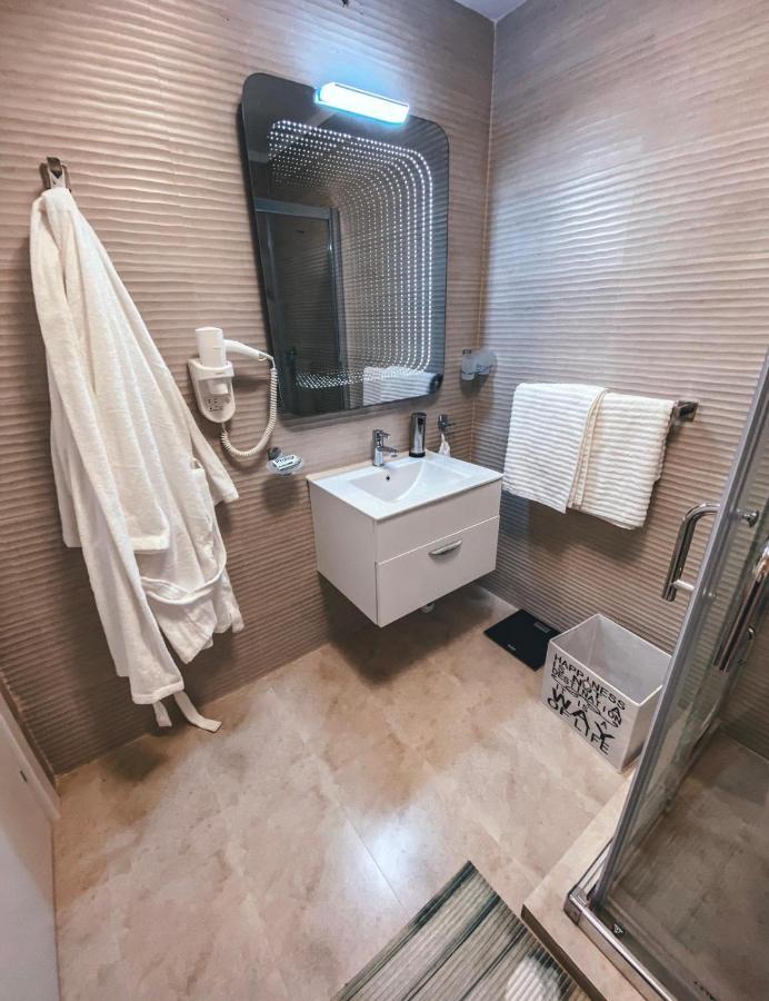 Mamaia Luxury Studio Apartment T ภายนอก รูปภาพ